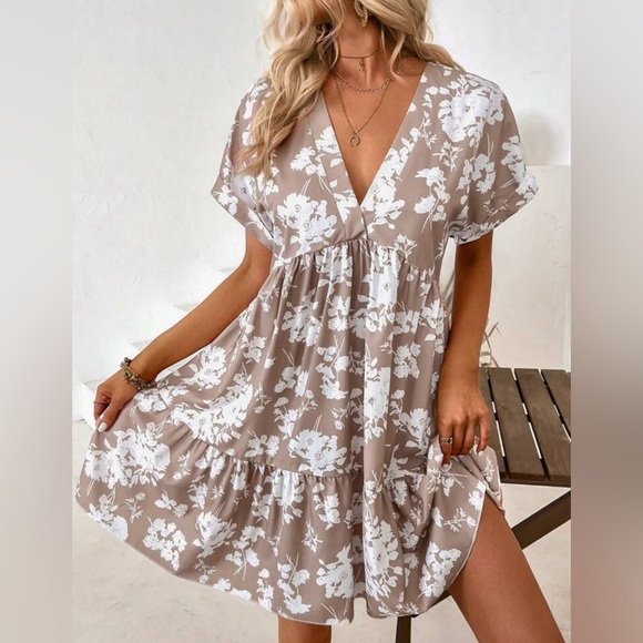 Floral Print Batwing Sleeve Ruffle Hem Dress - Picture 4 of 6